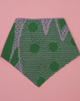 gestricktes Bandana in grün und flieder mit schönem Muster