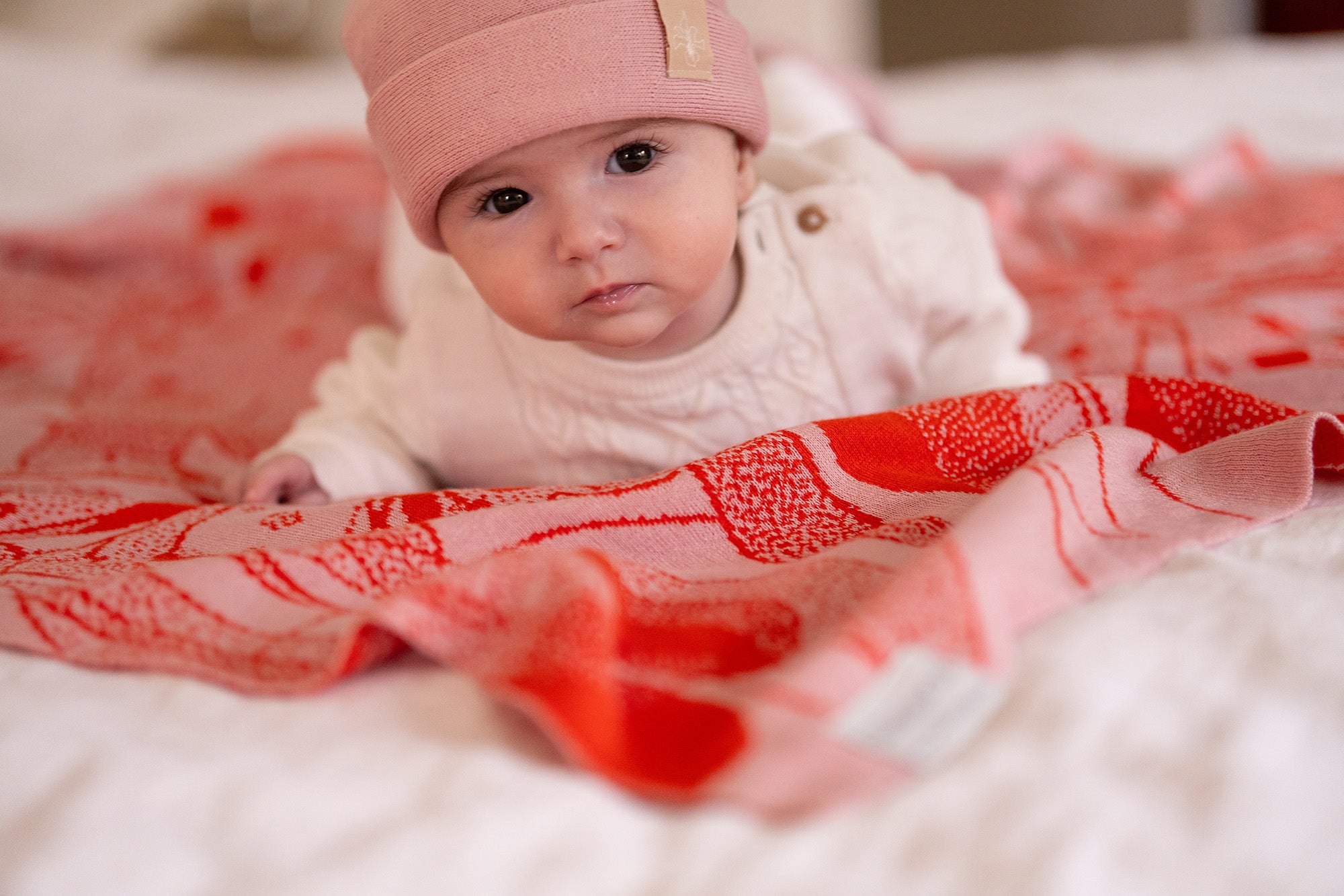 Entdecke unsere hochwertigen LILIMOON Babydecke 'ROSALIE': Hergestellt aus feinster italienischer Baumwolle und Kaschmir in Hamburg. Personalisiere deine Decke mit dem Wunschnamen deines Kindes. 