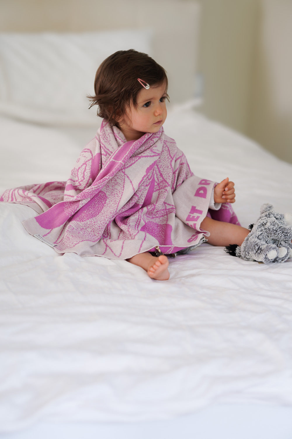 Babydecke mit Namen ROSALIE – personalisiertes Geschenk zur Geburt
