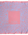 Personalisierte Babydecke Ocean aus Baumwolle mit Kaschmir in Korallenrosa und Hellblau. By LILIMOON
