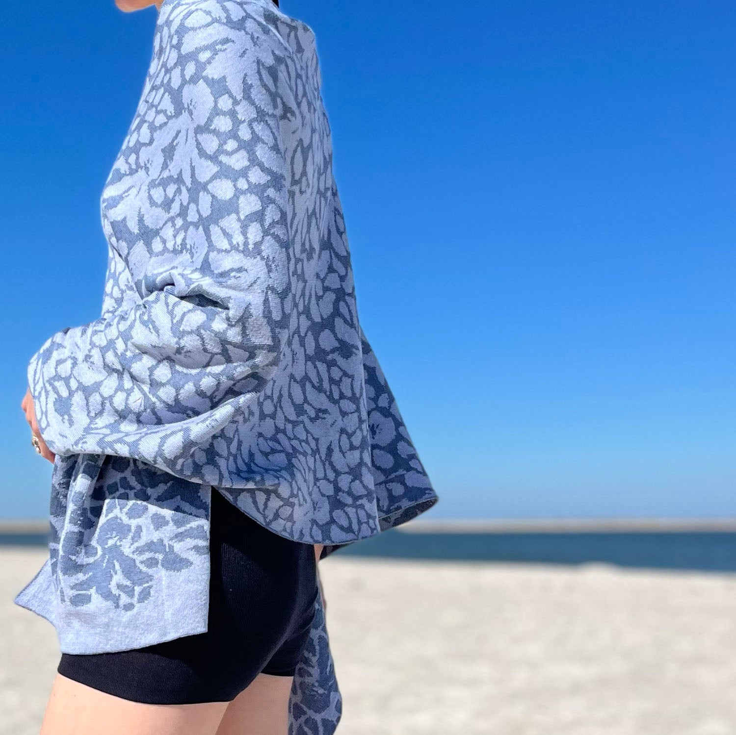 Cape IRIS – mit Kaschmir und Seide