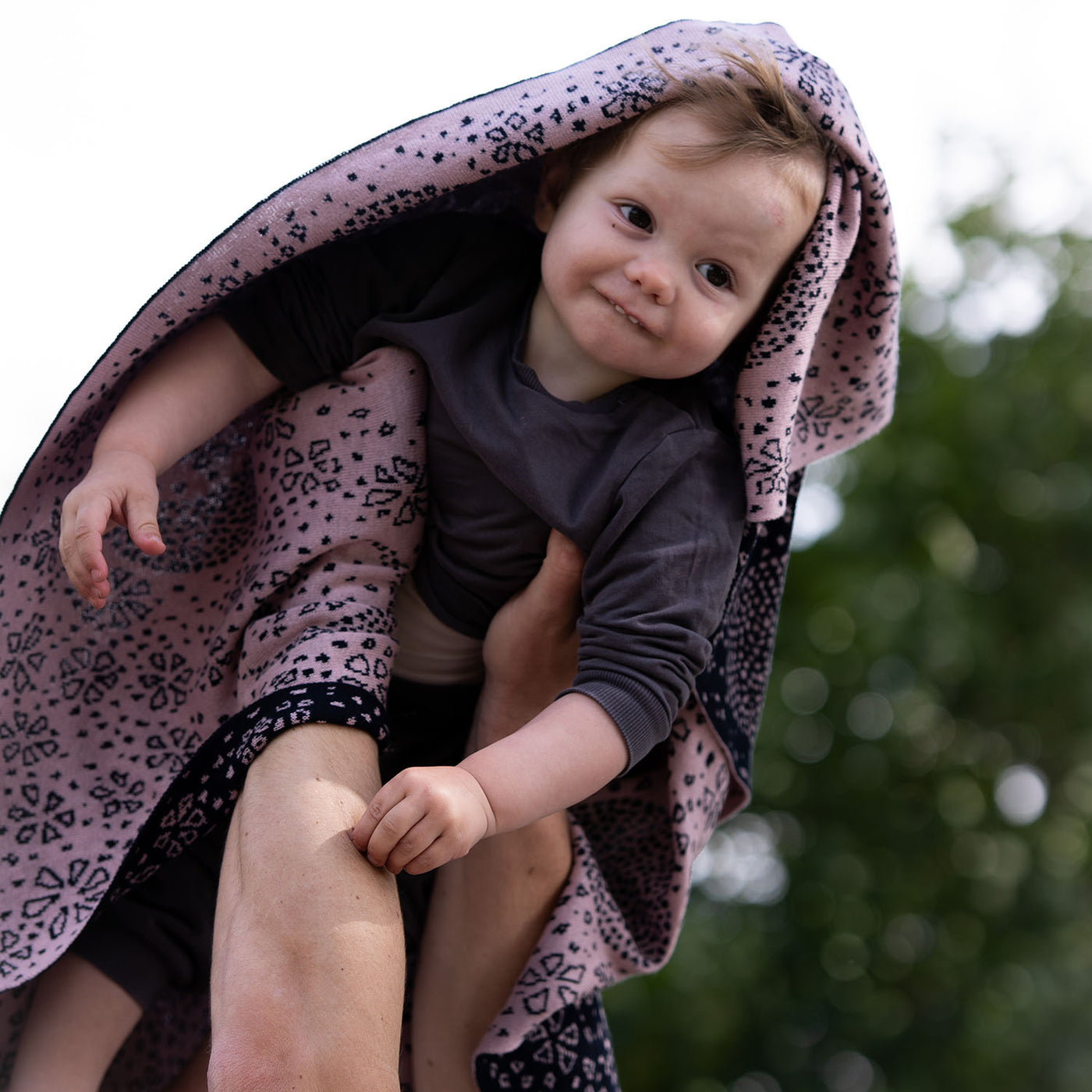 Personalisierte Babydecke Lilimoon aus Baumwolle mit Kaschmir in Dunkelblau und Rosa